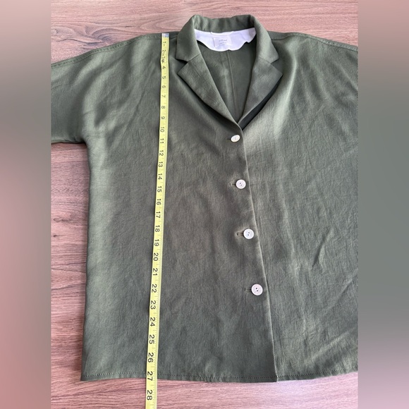Aritzia Wilfred Freeform Crepette Button Front Shirt Olive Green Size Small - Picture 11 of 11